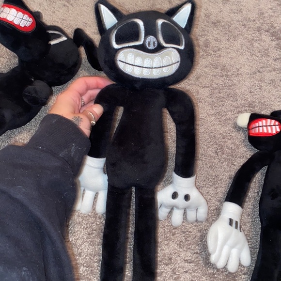 3 pack of Cartoon Dog & Cat Plush Toys - Picture 3 of 4